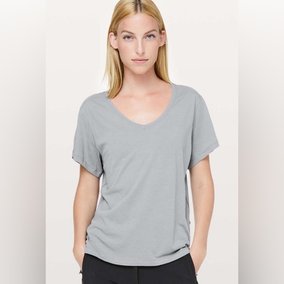 Lululemon jericho tee light 6 - Picture 1 of 7